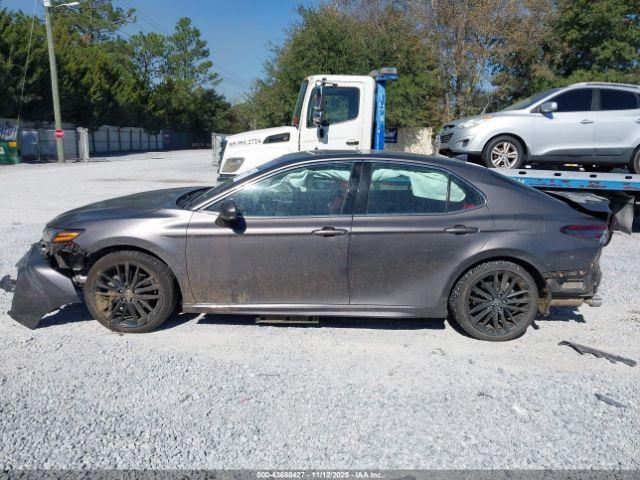 Toyota Camry Xse Hybrid Image 14