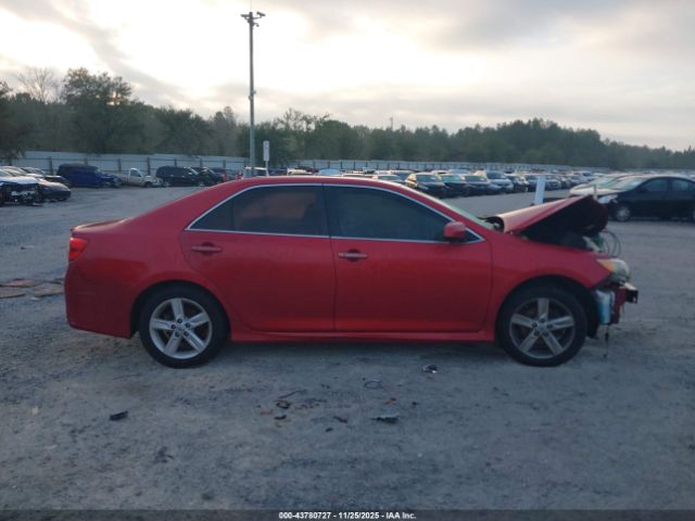 Toyota Camry Se Image 13