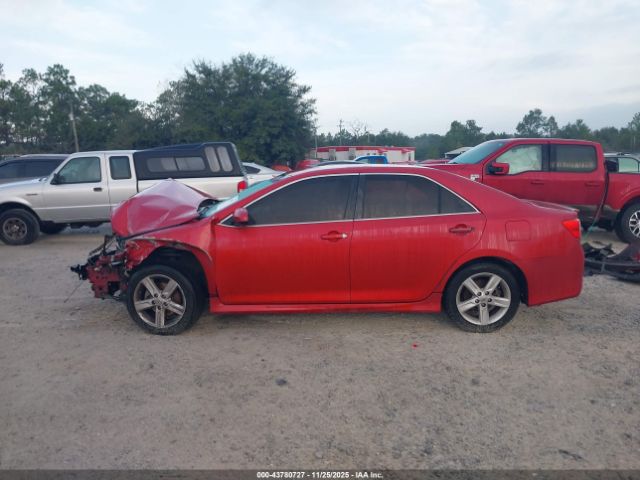 Toyota Camry Se Image 16