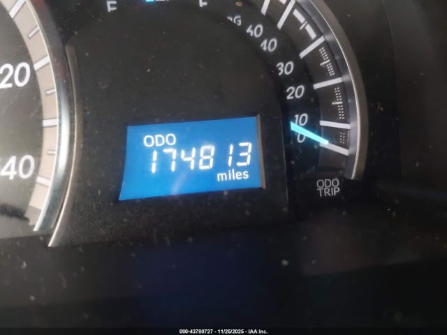 Toyota Camry Se Image 11