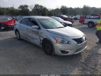  Salvage Nissan Altima