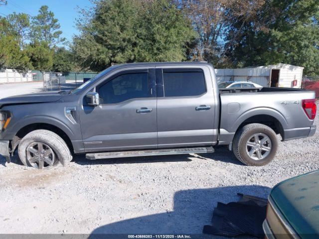 Ford F-150 Xlt Image 15