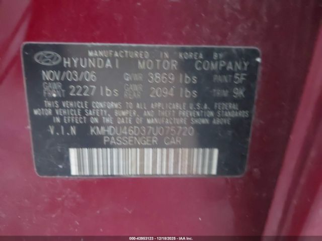 Hyundai ELANTRA Image 3