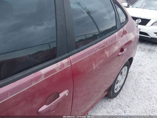 Hyundai ELANTRA Image 12