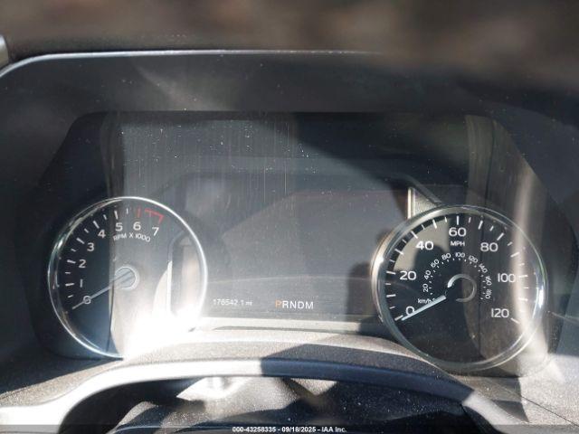 Ford F-150 Lariat Image 15