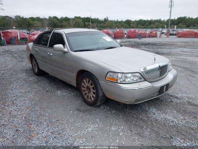  Salvage Lincoln Towncar