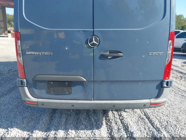 Mercedes-Benz Sprinter 2500 Standard Roof V6 Image 15