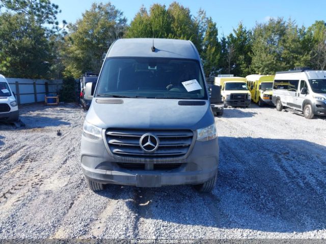 Mercedes-Benz Sprinter 2500 Standard Roof V6 Image 12