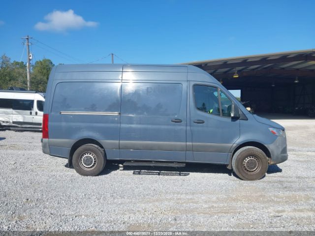 Mercedes-Benz Sprinter 2500 Standard Roof V6 Image 11