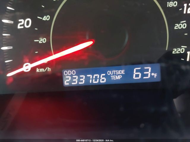 Toyota Camry Le Image 13