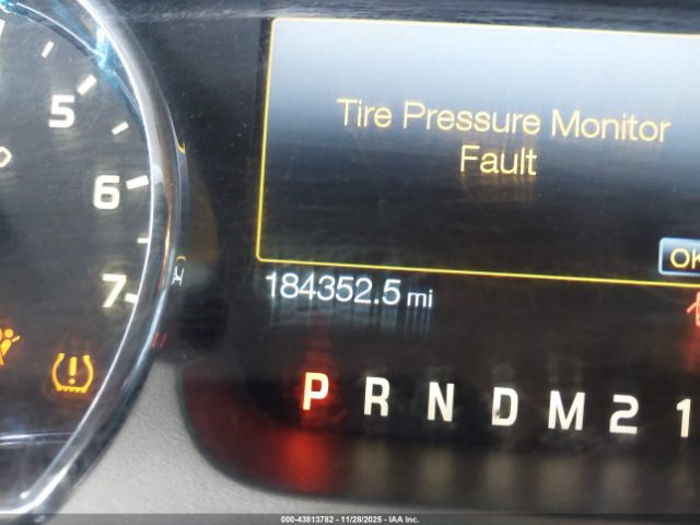 Ford F-150 Platinum Image 13