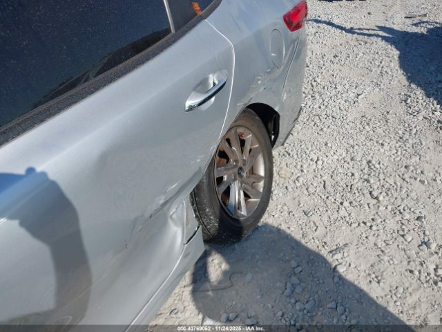 Kia Optima Lx Image 3