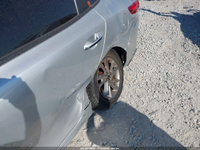 Kia Optima Lx Image 3