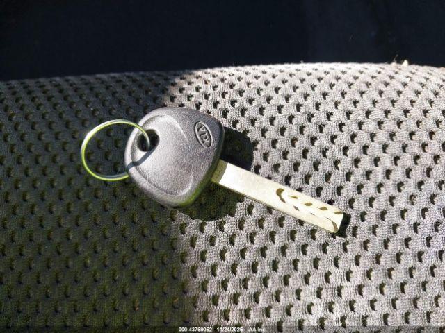 Kia Optima Lx Image 16