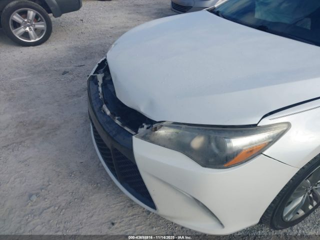 Toyota Camry Se Image 4