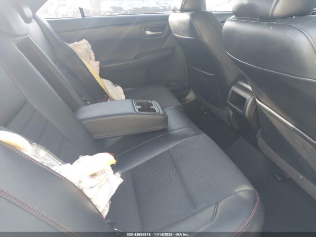 Toyota Camry Se Image 7