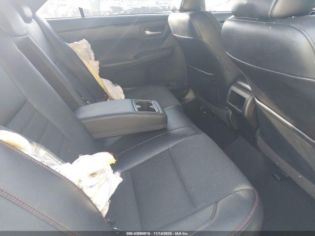 Toyota Camry Se Image 7