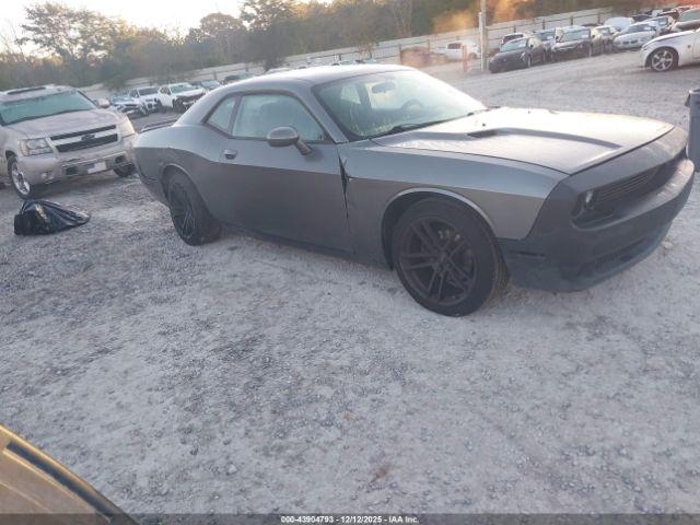  Salvage Dodge Challenger