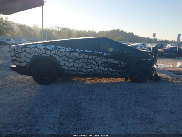 Tesla Cybertruck All-wheel Drive Image 3