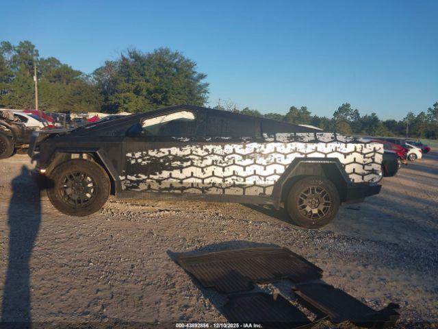 Tesla Cybertruck All-wheel Drive Image 10