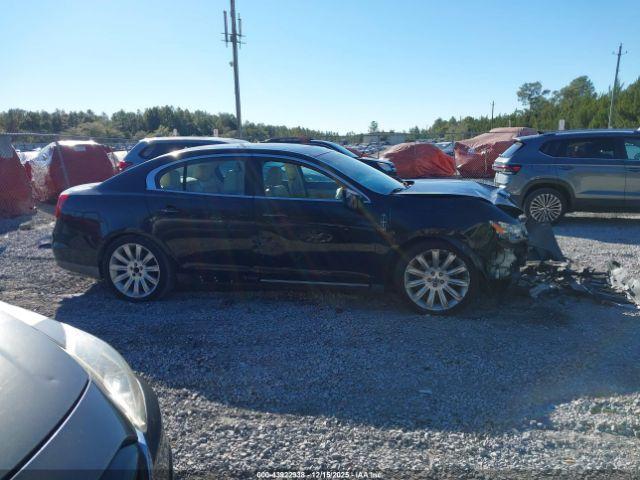 Lincoln MKS Image 13