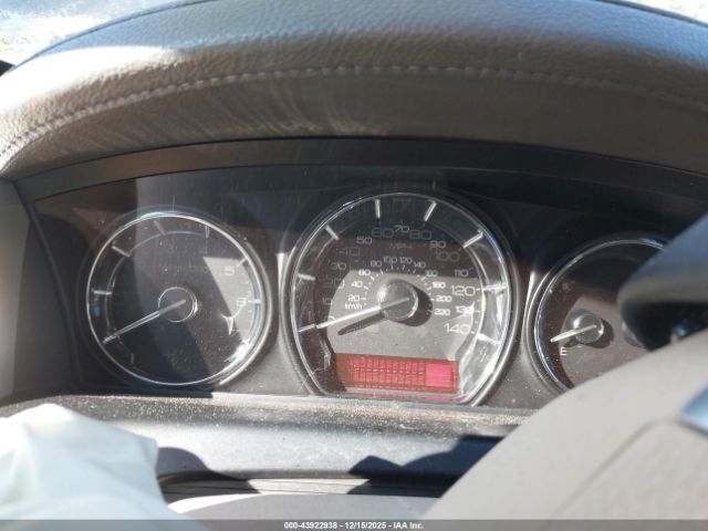 Lincoln MKS Image 12