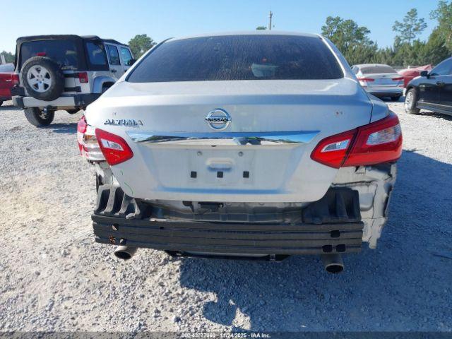 Nissan Altima Image 7