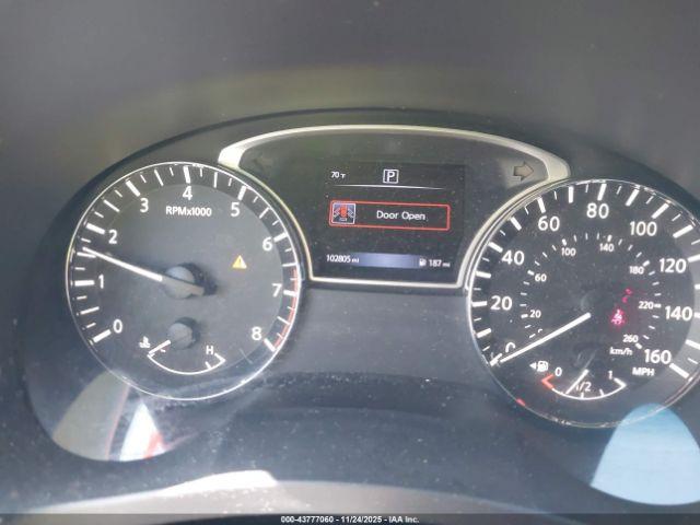 Nissan Altima Image 5