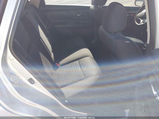 Nissan Altima Image 8