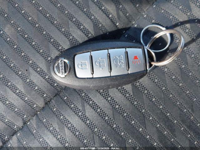 Nissan Altima Image 13