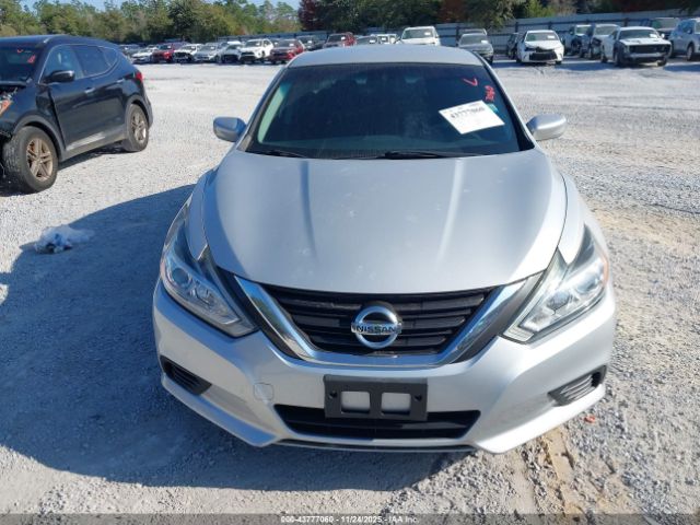 Nissan Altima Image 11