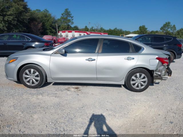Nissan Altima Image 14