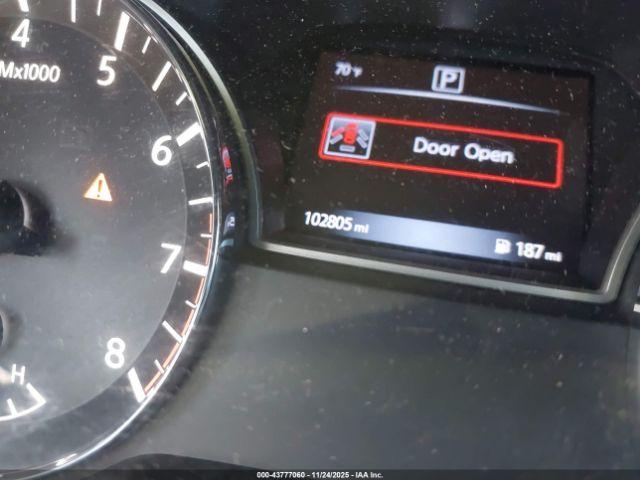 Nissan Altima Image 10