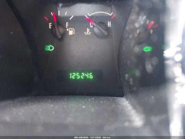 Ford Mustang Image 6