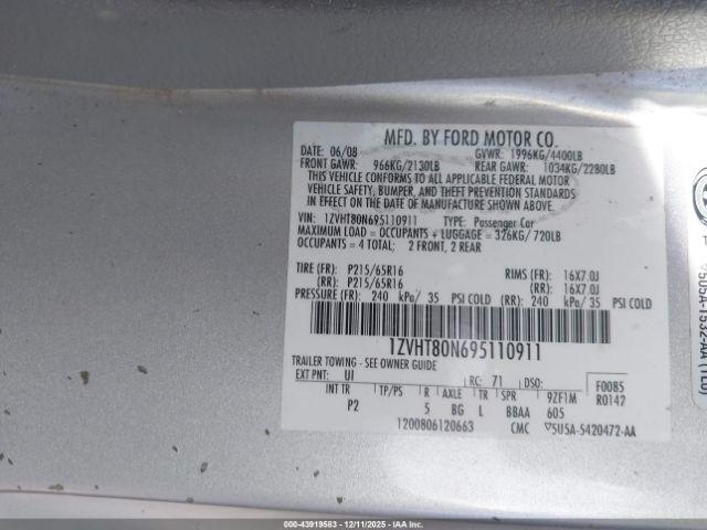 Ford Mustang Image 4