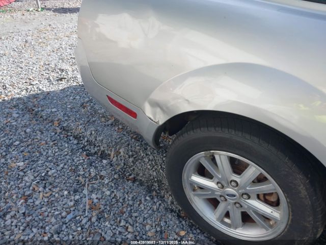 Ford Mustang Image 12