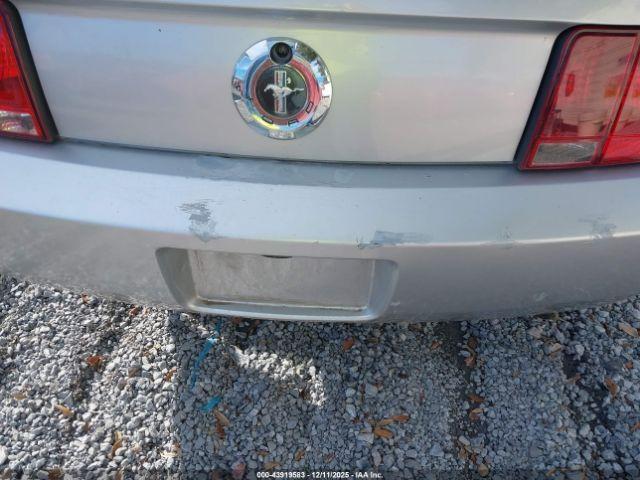 Ford Mustang Image 13