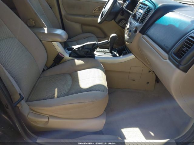 Mazda Tribute S Image 8