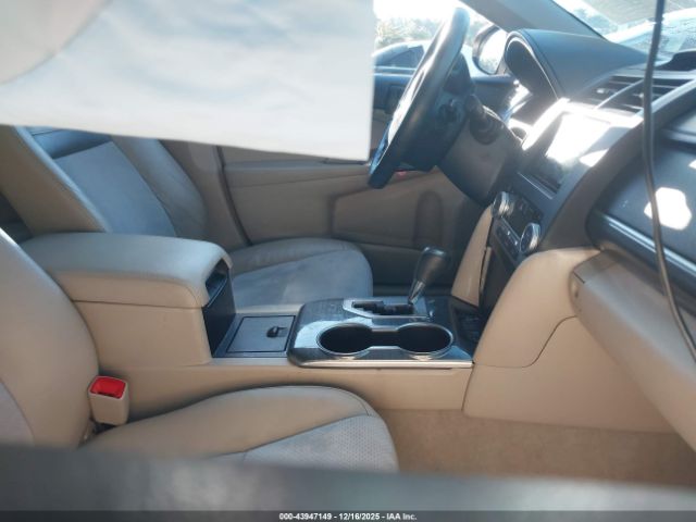 Toyota Camry Xle Image 16