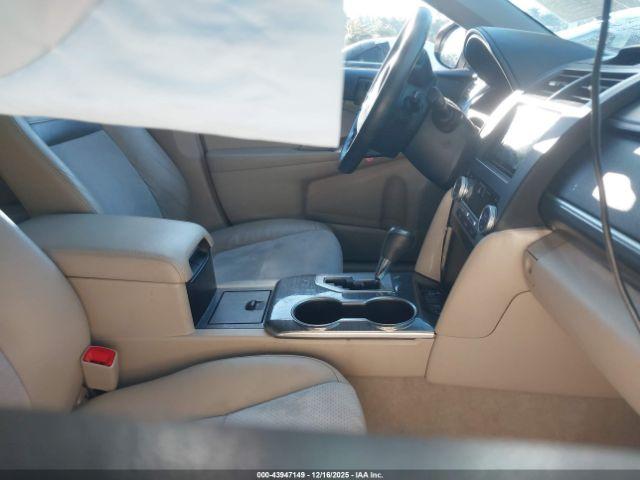 Toyota Camry Xle Image 16