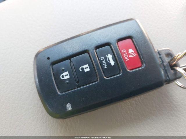 Toyota Camry Xle Image 9