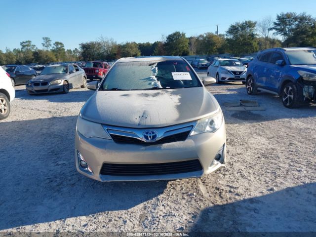 Toyota Camry Xle Image 12