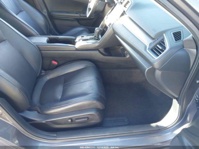 Honda Civic Touring Image 4