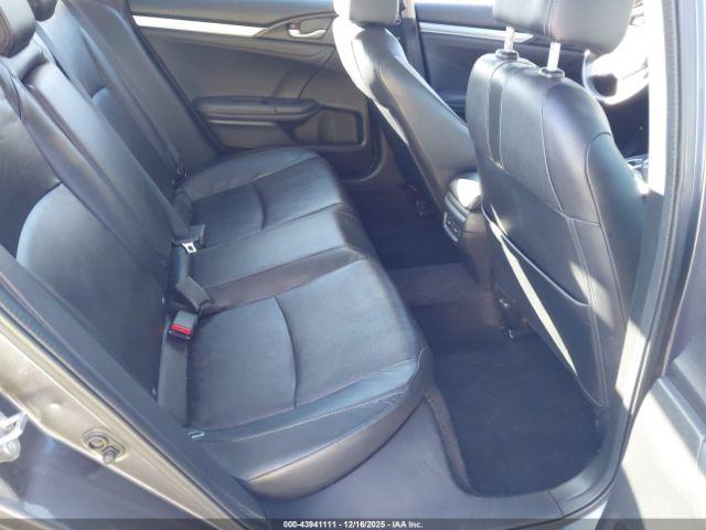 Honda Civic Touring Image 5