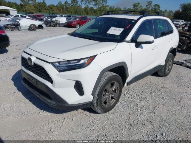 Toyota RAV4 Xle Image 13