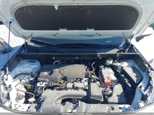 Toyota RAV4 Xle Image 8