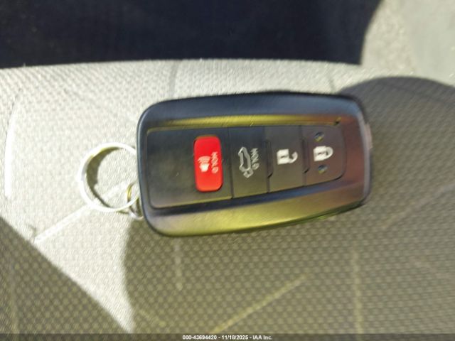 Toyota RAV4 Xle Image 16