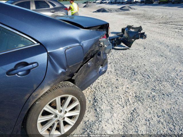 Toyota Camry Xle Image 7