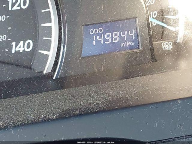 Toyota Camry Xle Image 12