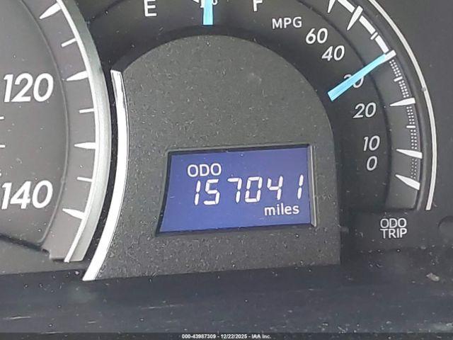 Toyota Camry Le Image 12